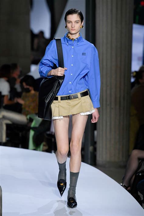 miu miu 22 ขวบ|Spring Summer 2022 Fashion Show .